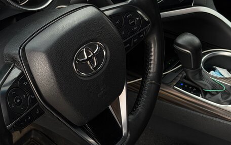 Toyota Camry, 2019 год, 3 200 000 рублей, 9 фотография