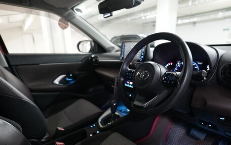 Toyota Yaris Cross, 2021 год, 1 790 000 рублей, 12 фотография
