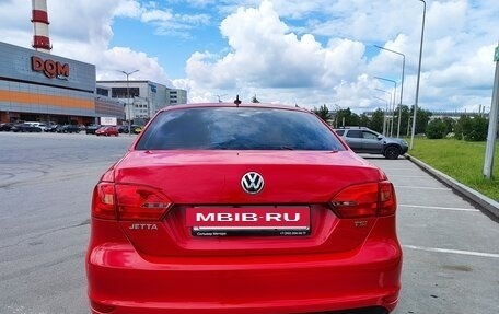 Volkswagen Jetta VI, 2011 год, 890 000 рублей, 4 фотография