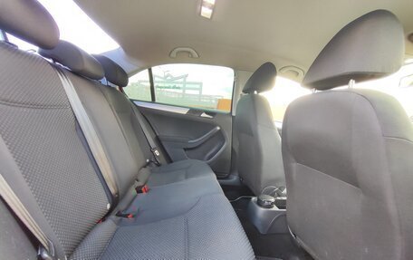 Volkswagen Jetta VI, 2011 год, 890 000 рублей, 13 фотография