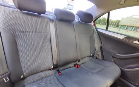 Volkswagen Jetta VI, 2011 год, 890 000 рублей, 14 фотография