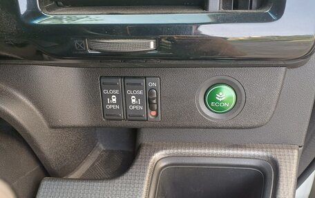 Honda Stepwgn IV, 2018 год, 2 000 026 рублей, 21 фотография
