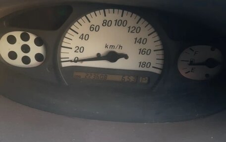 Toyota Platz, 2002 год, 365 000 рублей, 4 фотография