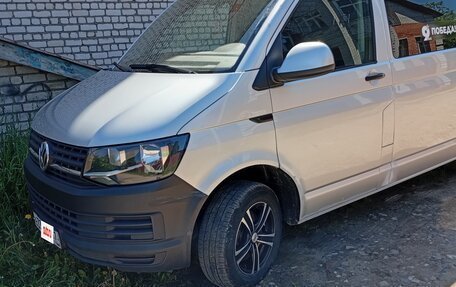 Volkswagen Caravelle T6 рестайлинг, 2016 год, 2 650 000 рублей, 3 фотография