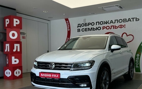 Volkswagen Tiguan II, 2019 год, 2 690 000 рублей, 1 фотография