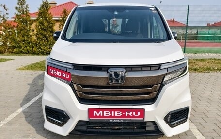 Honda Stepwgn IV, 2019 год, 2 400 000 рублей, 1 фотография