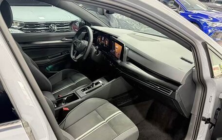 Volkswagen Golf VIII, 2021 год, 1 550 400 рублей, 11 фотография