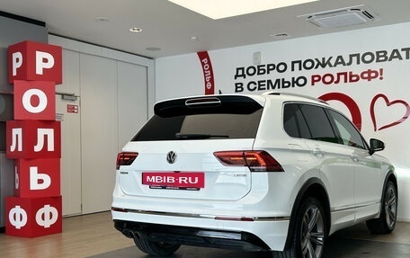 Volkswagen Tiguan II, 2019 год, 2 690 000 рублей, 4 фотография