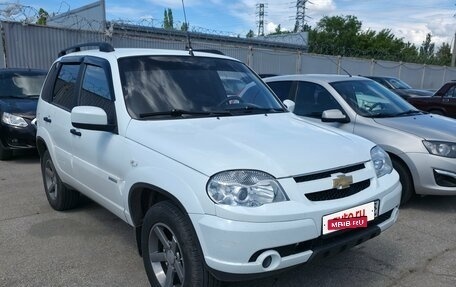 Chevrolet Niva I рестайлинг, 2015 год, 597 000 рублей, 2 фотография