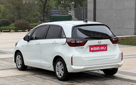 Honda Fit, 2023 год, 1 050 000 рублей, 4 фотография