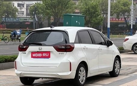 Honda Fit, 2023 год, 1 050 000 рублей, 6 фотография