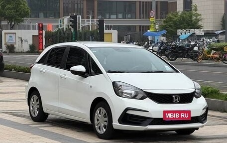 Honda Fit, 2023 год, 1 050 000 рублей, 3 фотография