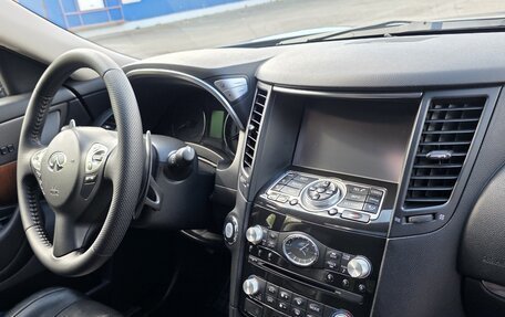 Infiniti QX70, 2016 год, 2 690 000 рублей, 14 фотография