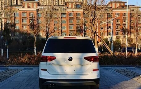 Volkswagen Touran III, 2022 год, 1 490 004 рублей, 5 фотография