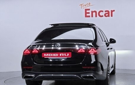 Mercedes-Benz E-Класс, 2025 год, 7 240 000 рублей, 4 фотография