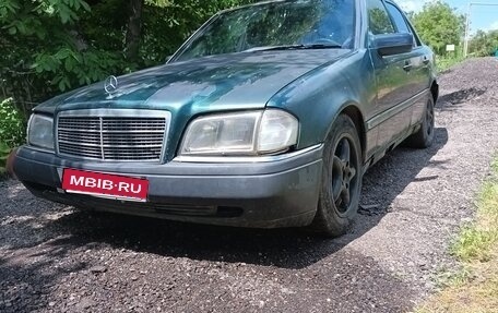 Mercedes-Benz C-Класс, 1994 год, 450 000 рублей, 1 фотография