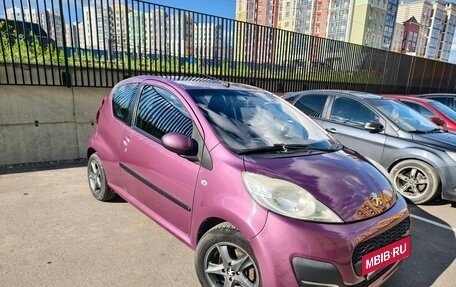 Peugeot 107 I рестайлинг, 2012 год, 680 000 рублей, 18 фотография