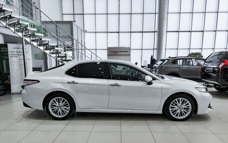 Toyota Camry, 2020 год, 3 150 000 рублей, 5 фотография