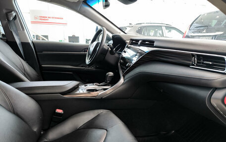 Toyota Camry, 2020 год, 3 150 000 рублей, 13 фотография