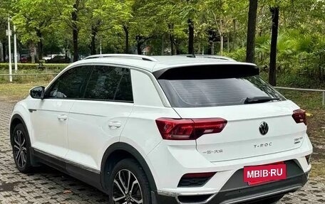 Volkswagen T-Roc I, 2023 год, 1 990 003 рублей, 5 фотография