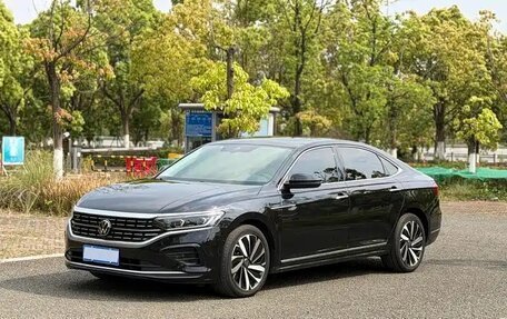 Volkswagen Passat B8 рестайлинг, 2023 год, 1 749 003 рублей, 1 фотография