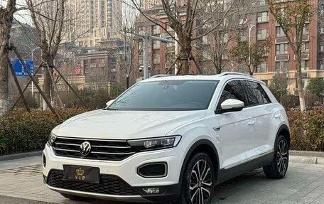 Volkswagen T-Roc I, 2022 год, 1 520 000 рублей, 1 фотография