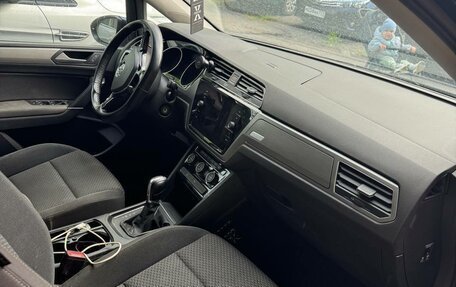 Volkswagen Touran III, 2019 год, 1 300 000 рублей, 1 фотография