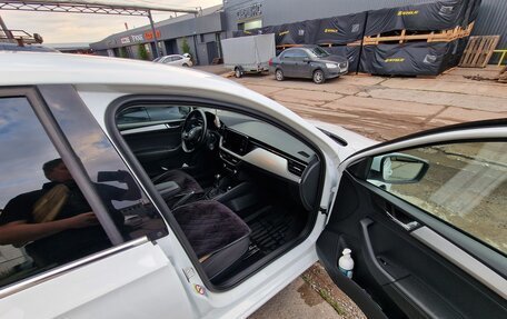Skoda Rapid II, 2021 год, 1 800 000 рублей, 14 фотография