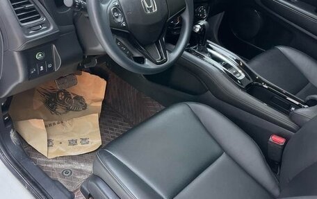 Honda Vezel, 2021 год, 1 370 000 рублей, 12 фотография