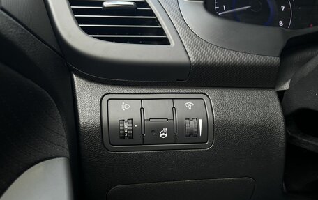 Hyundai Solaris II рестайлинг, 2015 год, 1 320 000 рублей, 17 фотография
