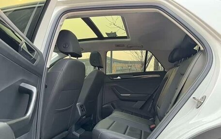 Volkswagen T-Roc I, 2022 год, 1 520 000 рублей, 15 фотография
