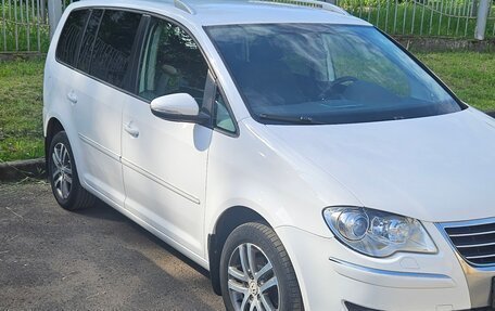 Volkswagen Touran III, 2010 год, 1 200 000 рублей, 3 фотография