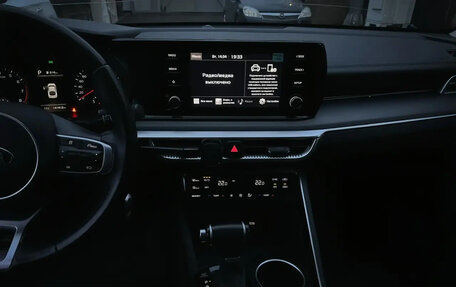 KIA K5, 2021 год, 2 300 000 рублей, 9 фотография