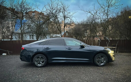 KIA K5, 2021 год, 2 300 000 рублей, 24 фотография