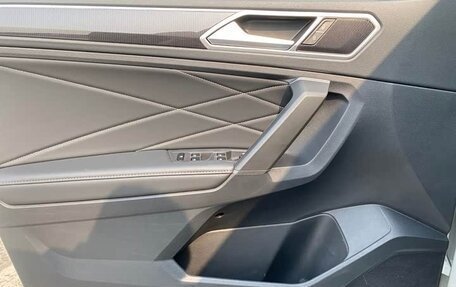 Volkswagen Tiguan II, 2023 год, 2 450 000 рублей, 9 фотография