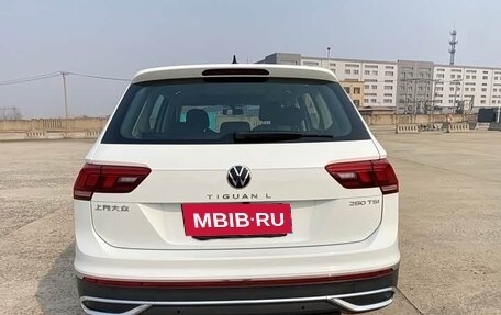 Volkswagen Tiguan II, 2023 год, 2 450 000 рублей, 6 фотография