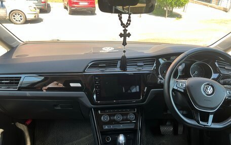 Volkswagen Touran III, 2017 год, 1 595 000 рублей, 3 фотография