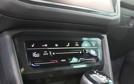 Volkswagen Tiguan II, 2021 год, 5 700 000 рублей, 21 фотография