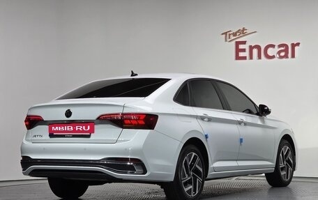 Volkswagen Jetta VII, 2023 год, 1 620 000 рублей, 2 фотография