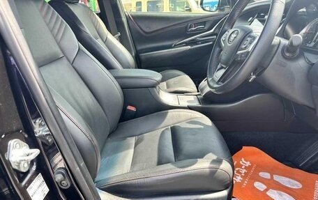 Toyota Harrier, 2017 год, 2 170 000 рублей, 12 фотография
