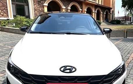 Hyundai Elantra, 2022 год, 1 230 000 рублей, 2 фотография