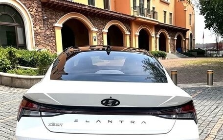 Hyundai Elantra, 2022 год, 1 230 000 рублей, 4 фотография