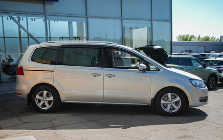 Volkswagen Sharan II, 2011 год, 997 000 рублей, 6 фотография
