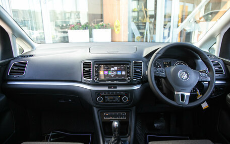 Volkswagen Sharan II, 2011 год, 997 000 рублей, 11 фотография