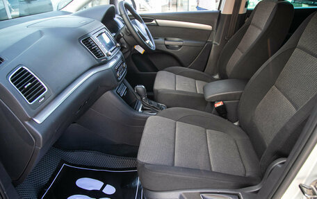Volkswagen Sharan II, 2011 год, 997 000 рублей, 19 фотография