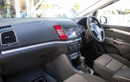 Volkswagen Sharan II, 2011 год, 997 000 рублей, 17 фотография
