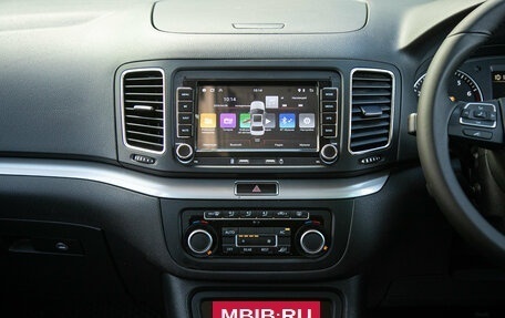 Volkswagen Sharan II, 2011 год, 997 000 рублей, 12 фотография