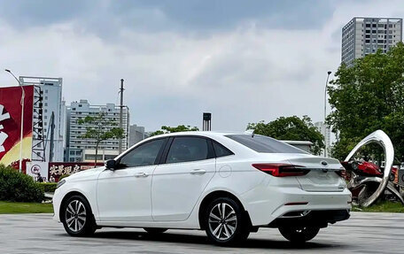 Ford Escort, 2022 год, 992 913 рублей, 5 фотография