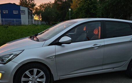 Hyundai Solaris II рестайлинг, 2014 год, 975 000 рублей, 1 фотография