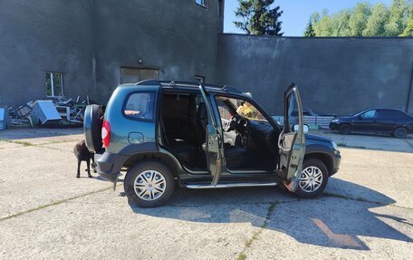 Chevrolet Niva I рестайлинг, 2015 год, 525 000 рублей, 4 фотография